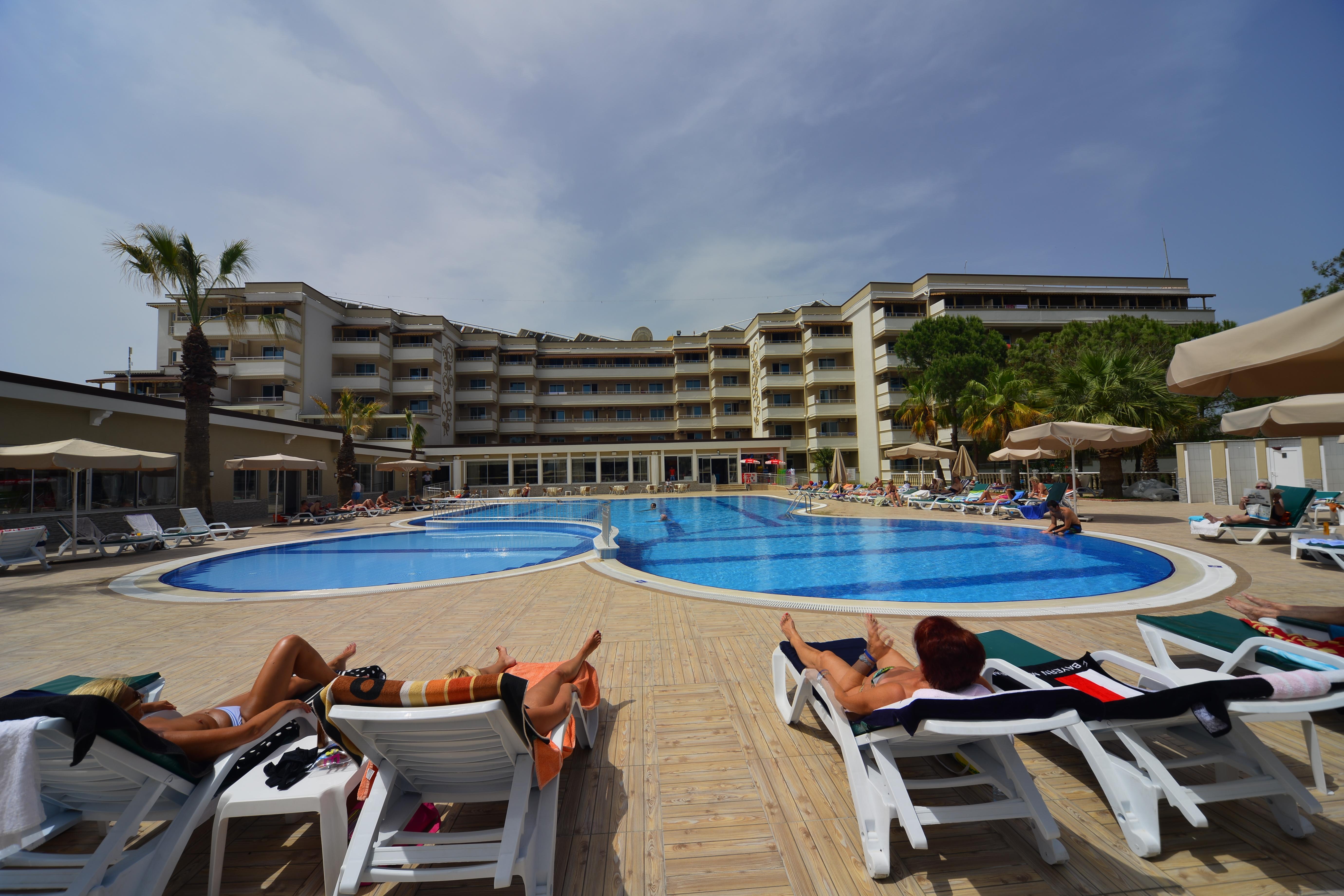 Linda Resort Hotel Side Exterior photo